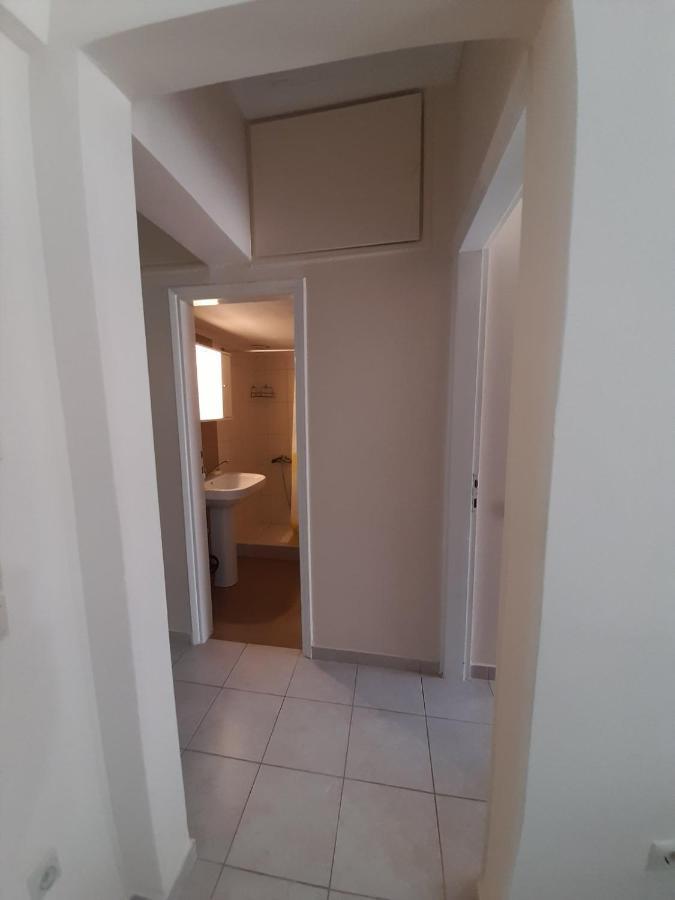 Savvas Apartment Nea Plagia Exterior photo